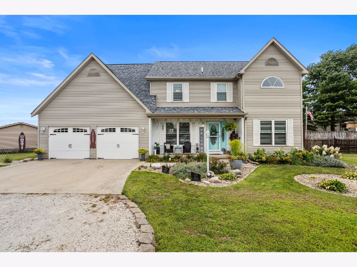  For Sale Sidney Illinois, 21 Scarborough Court