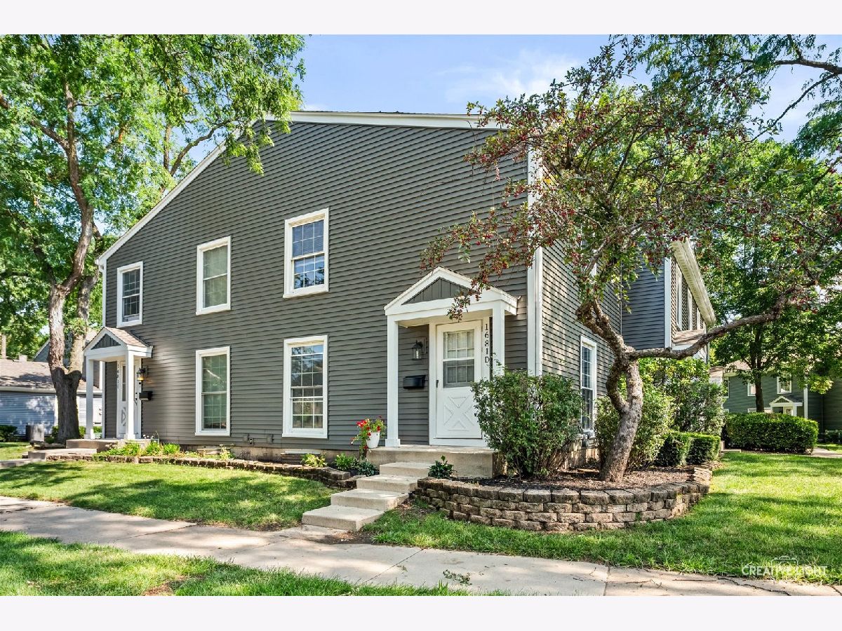 For Sale Wheaton Illinois, 1681 Ashburn Court