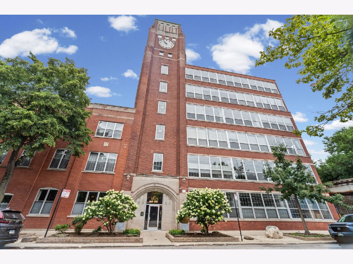  For Sale Chicago Illinois, 1801 Larchmont Avenue