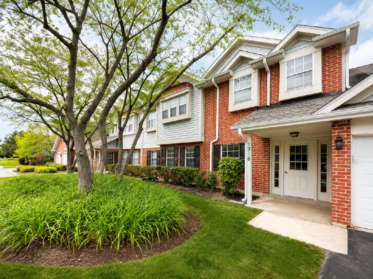 Condos & Townhomes For Rent Harvest Run Palatine Illinois, 1316 Evergreen