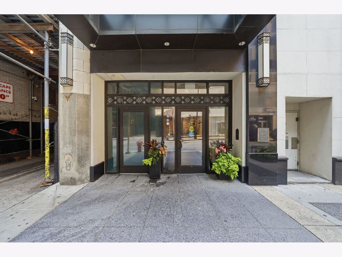 Condominiums For Sale Metropolis Condominiums Chicago Illinois, 8 Monroe Street