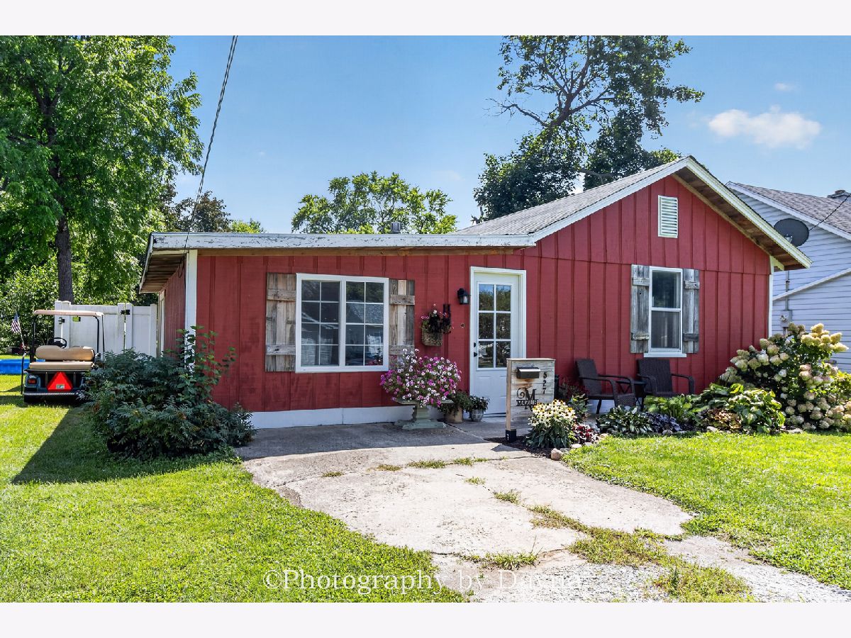  For Sale Momence Illinois, 527 Water Street