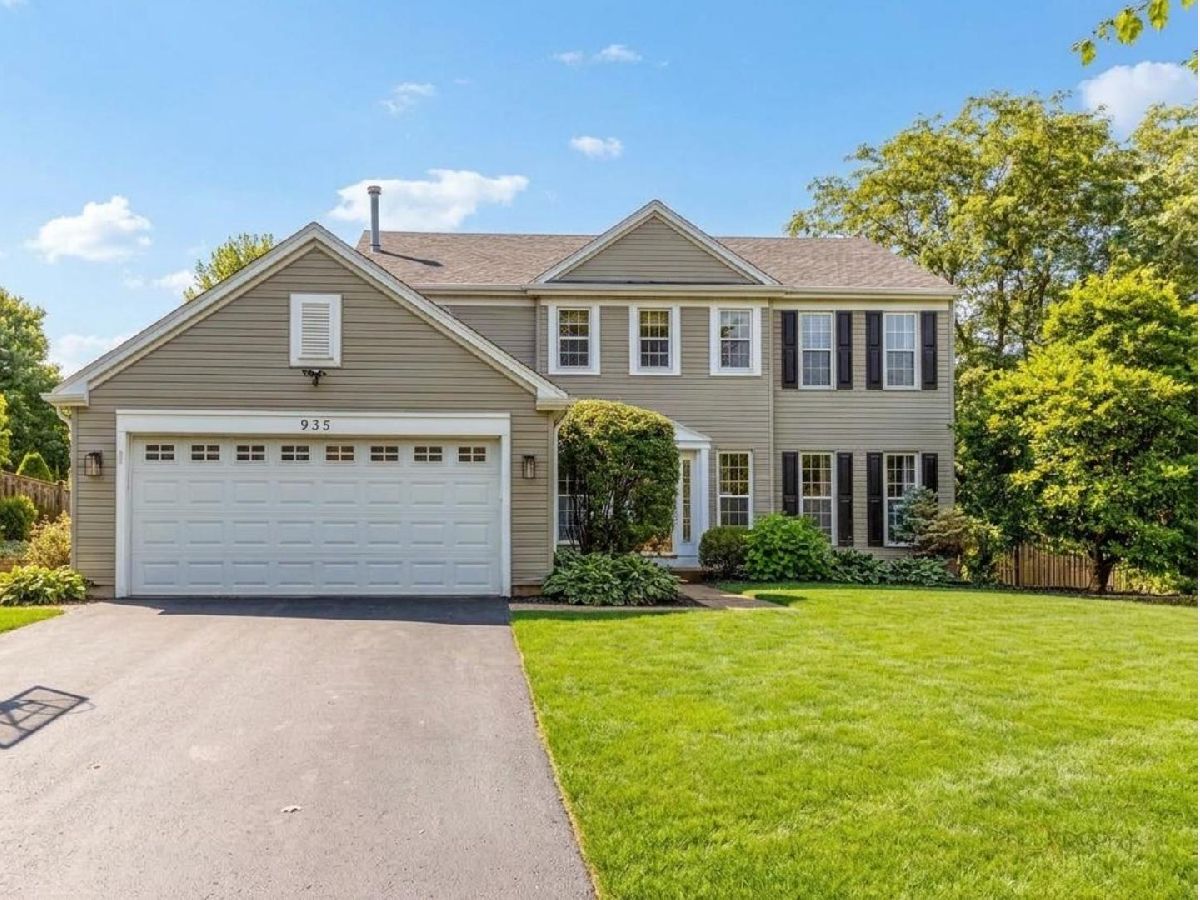  Sold Cary Illinois, 935 Ridgewood