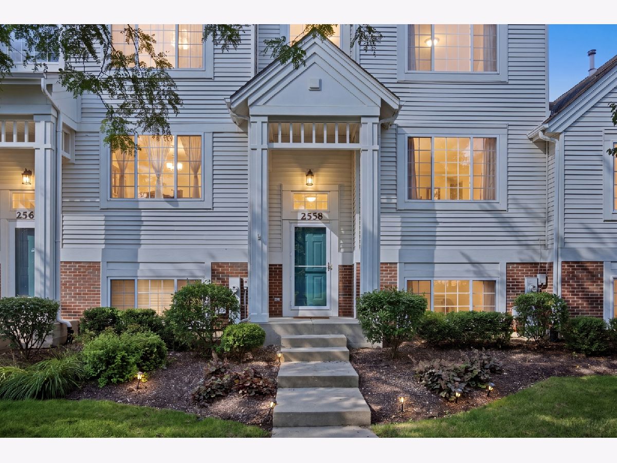  For Sale Elgin Illinois, 2558 Hatfield Court