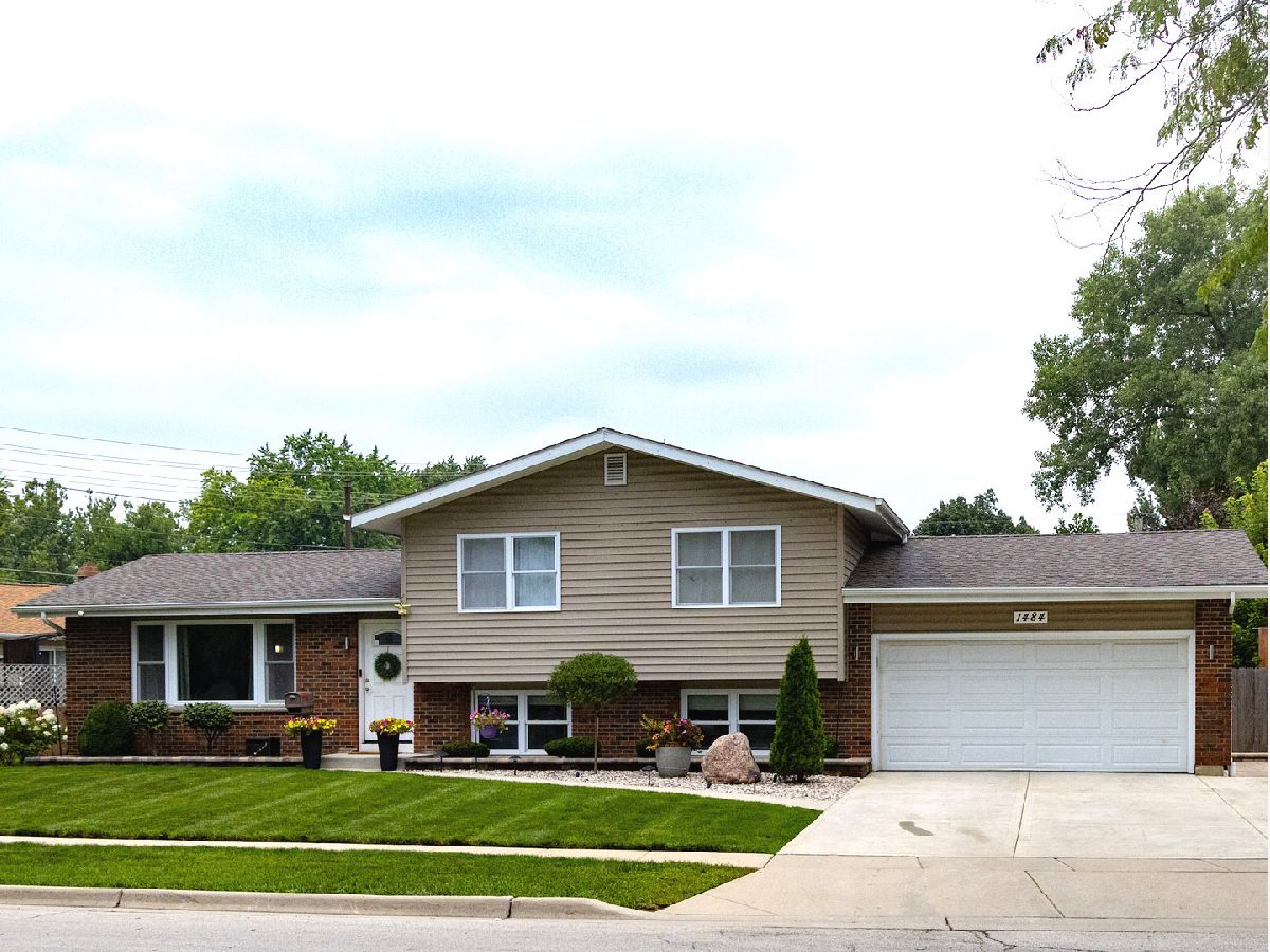  For Sale Elgin Illinois, 1484 Royal Boulevard
