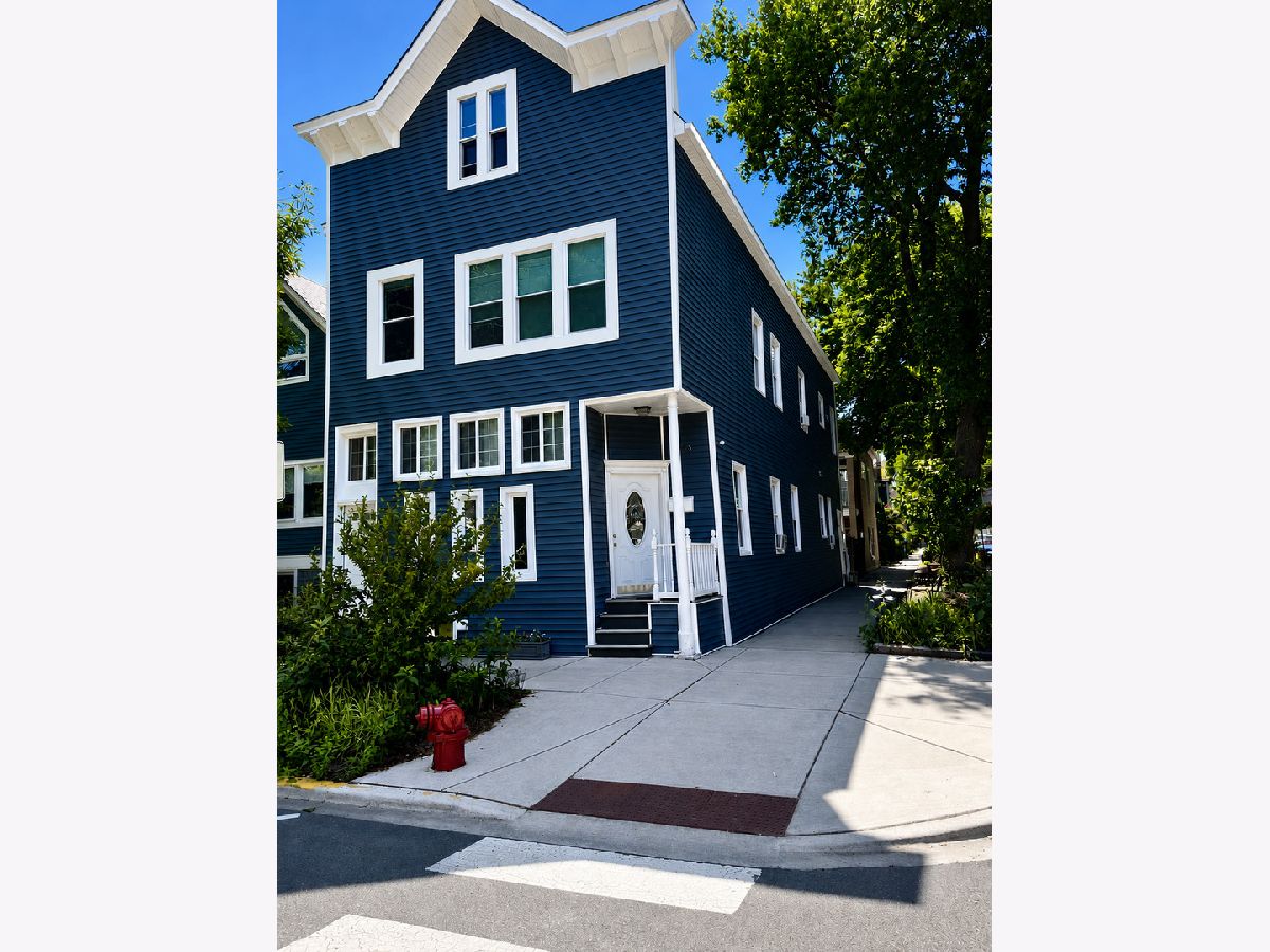 Condos & Townhomes & Homes Sold Southport Corridor Chicago Illinois