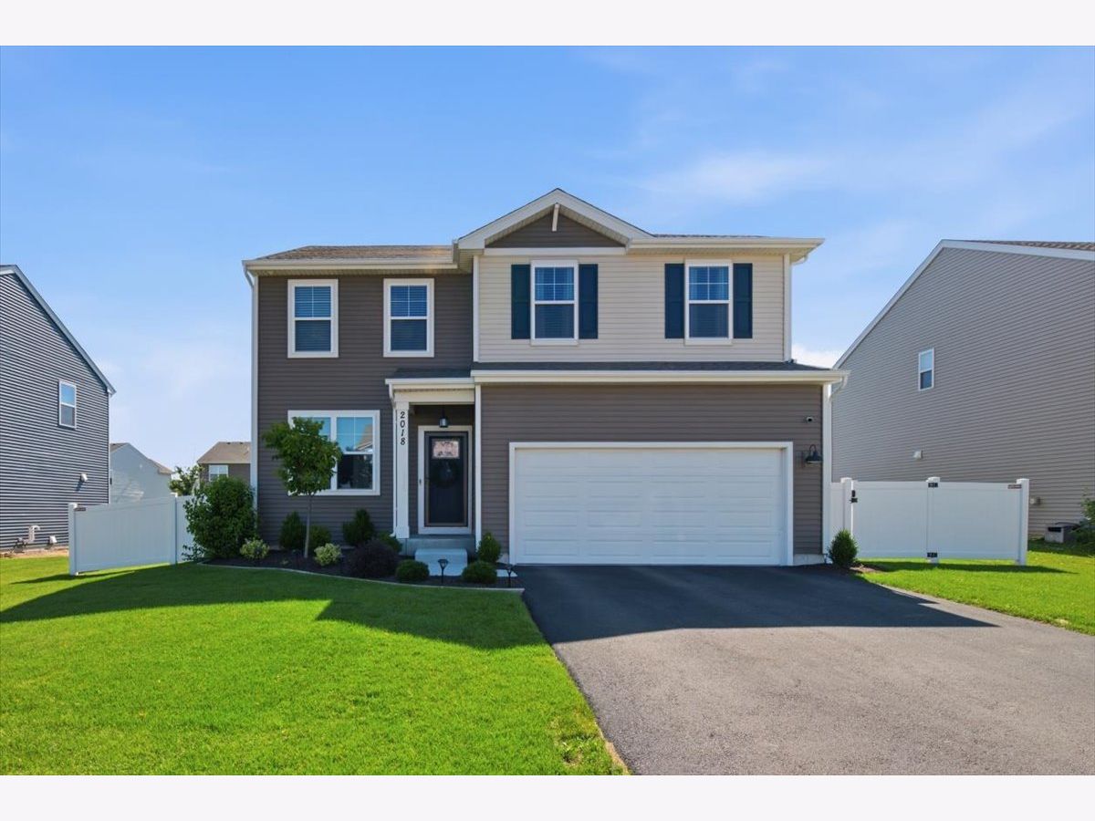  For Sale Wonder Lake Illinois, 2018 Winterberry Trail