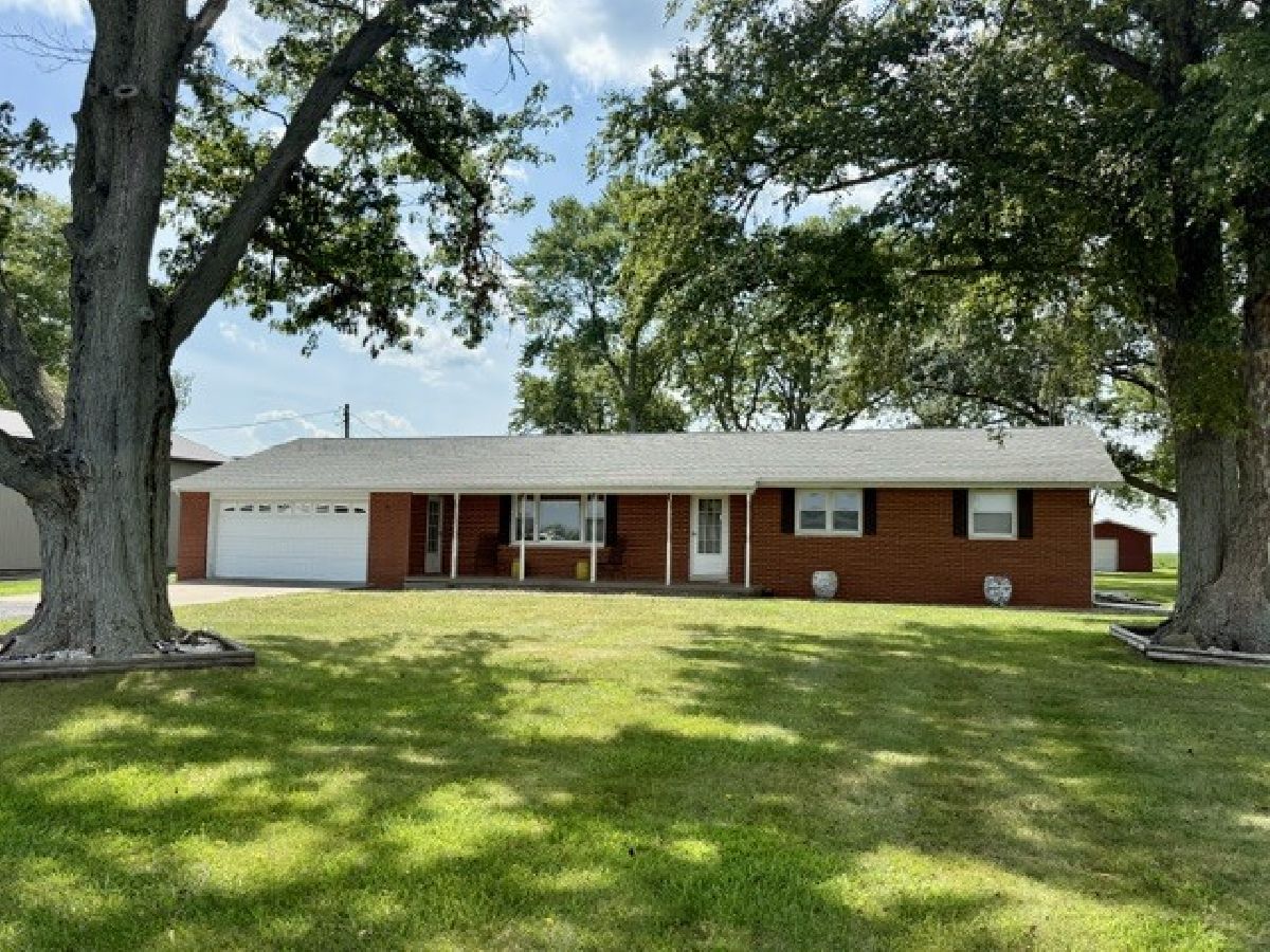  For Sale Tuscola Illinois, 908 County Road 800e