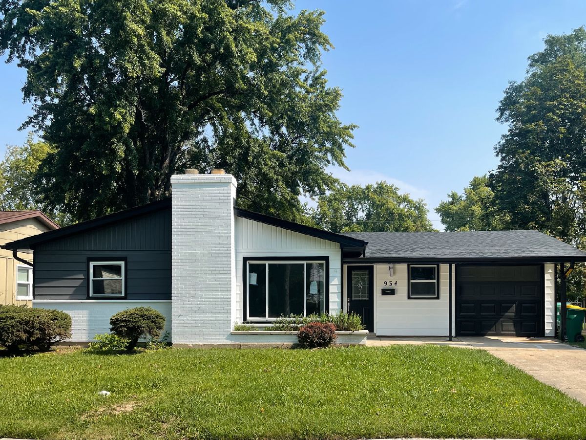Homes Rented Hollywood Ridge Wheeling Illinois, 934 Beverly