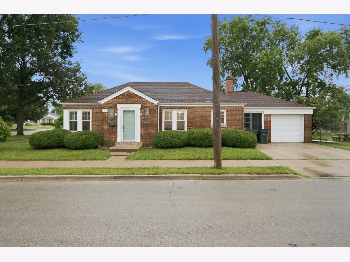 Homes & Condos & Townhomes For Sale Congress Park Brookfield Illinois, 4400 Madison Avenue
