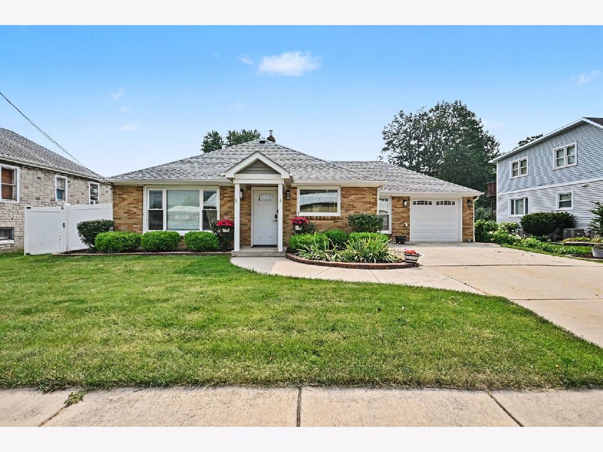  For Sale Gilberts Illinois, 22 Galligan Road
