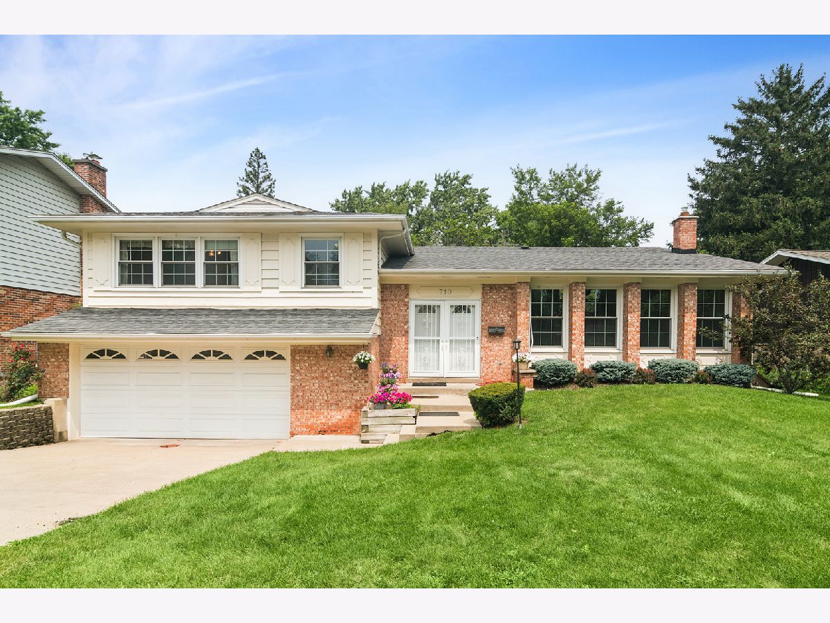 Rented Arlington Heights Illinois, 710 Valley
