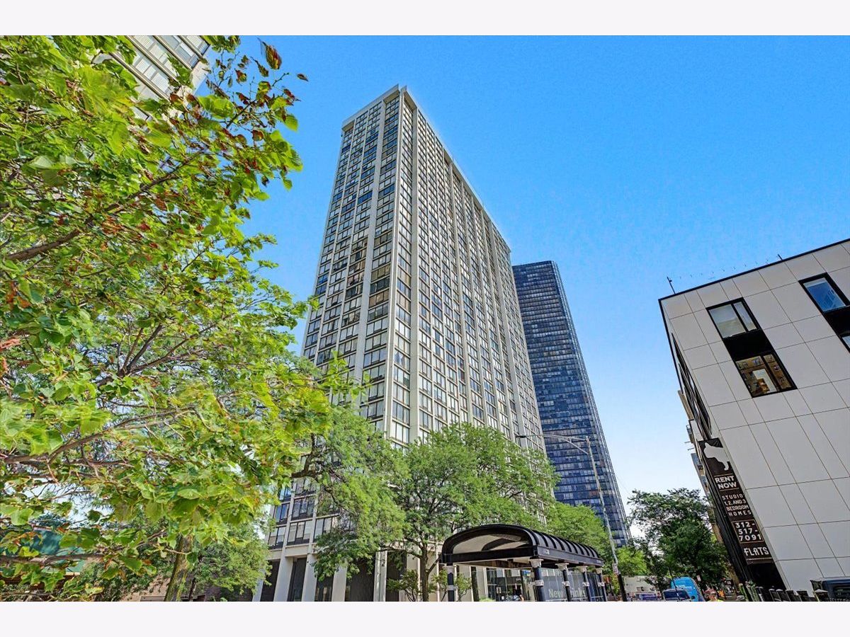  For Sale Chicago Illinois, 5445 Sheridan Road