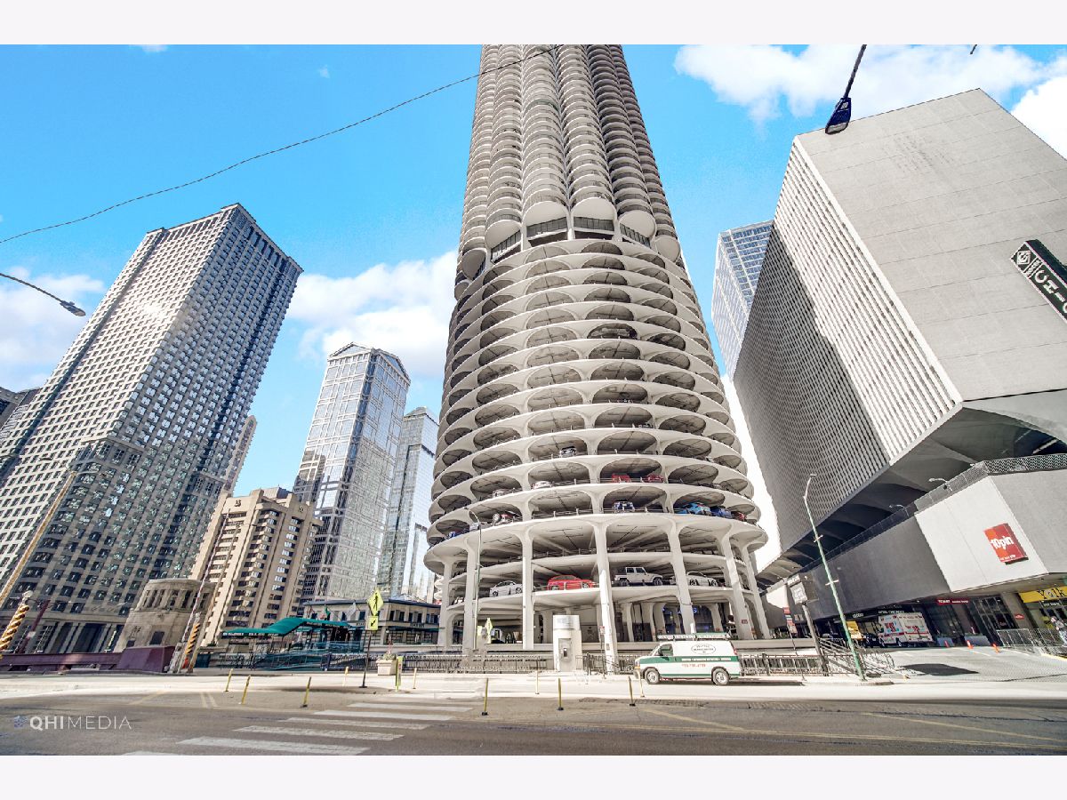  Rented Chicago Illinois, 300 State