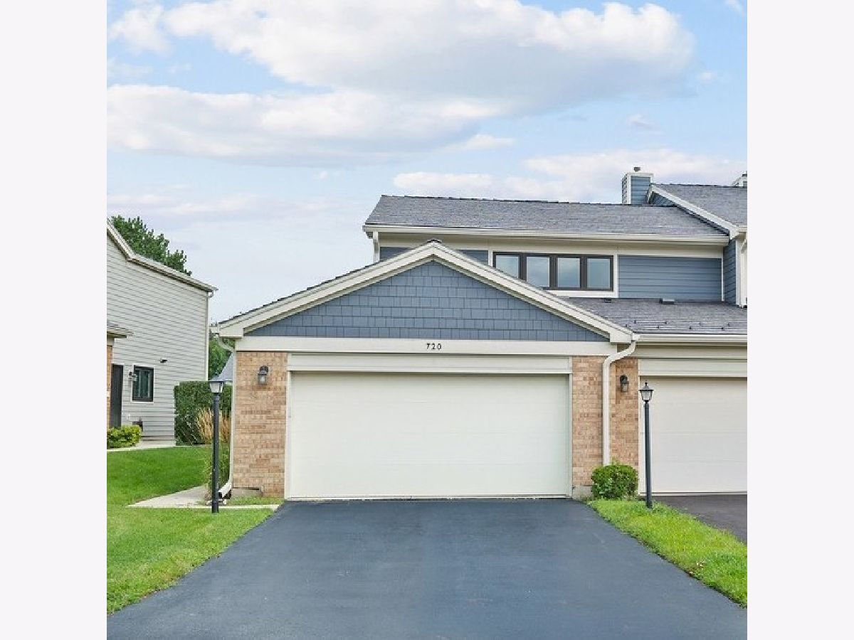  Rented Libertyville Illinois, 720 Caliente