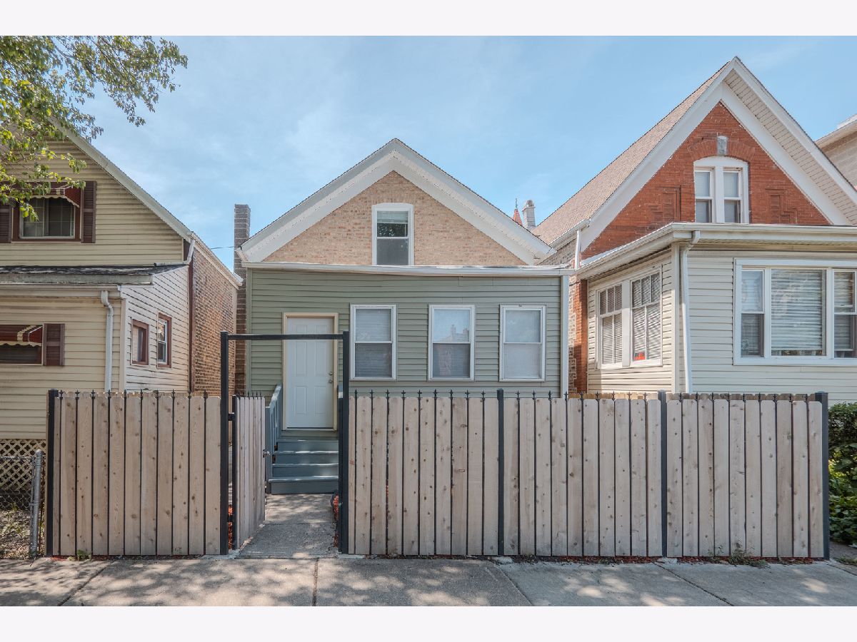  For Sale Chicago Illinois, 320 Whipple Street