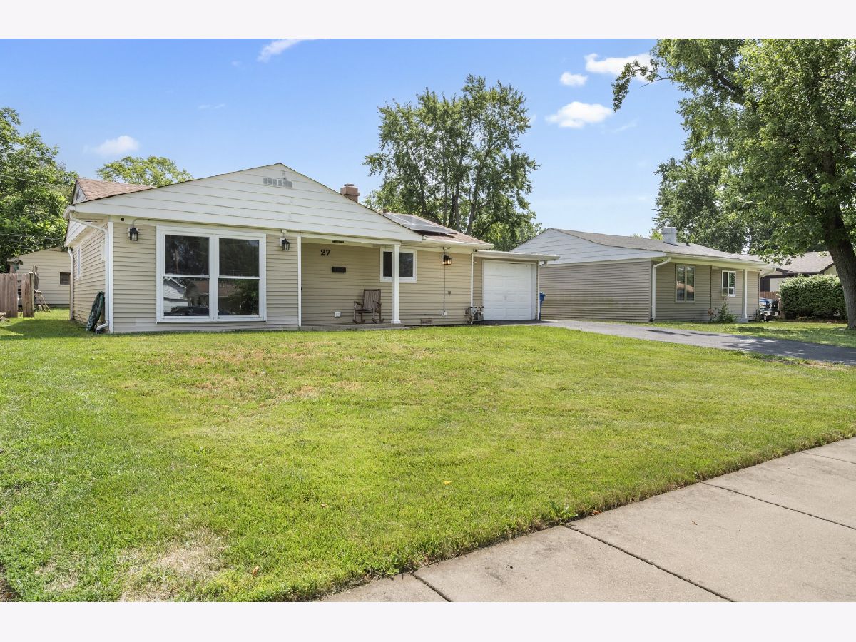  For Sale Carpentersville Illinois, 27 Cardinal Lane