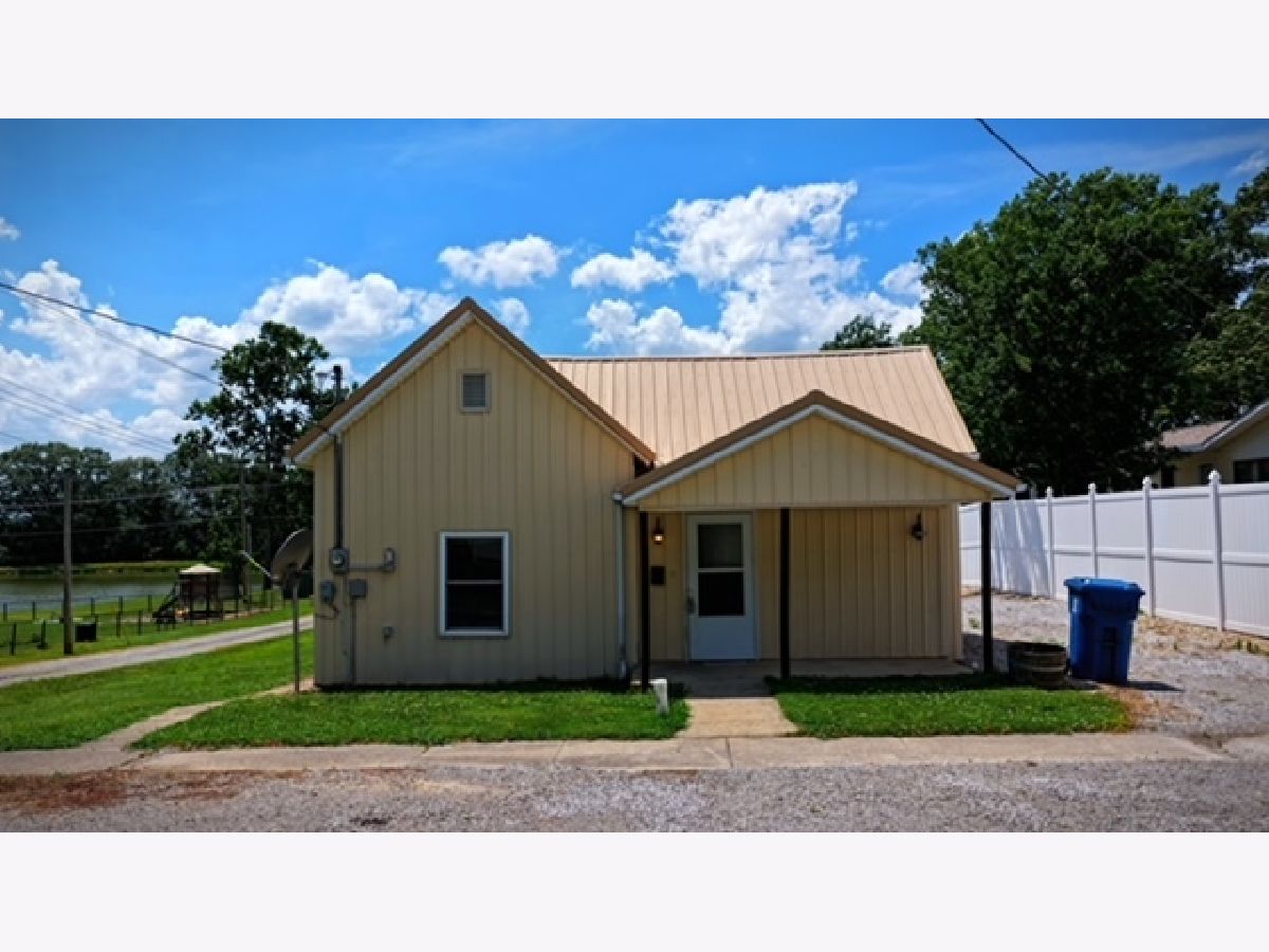  For Sale Mcleansboro Illinois, 300 Virginia Street