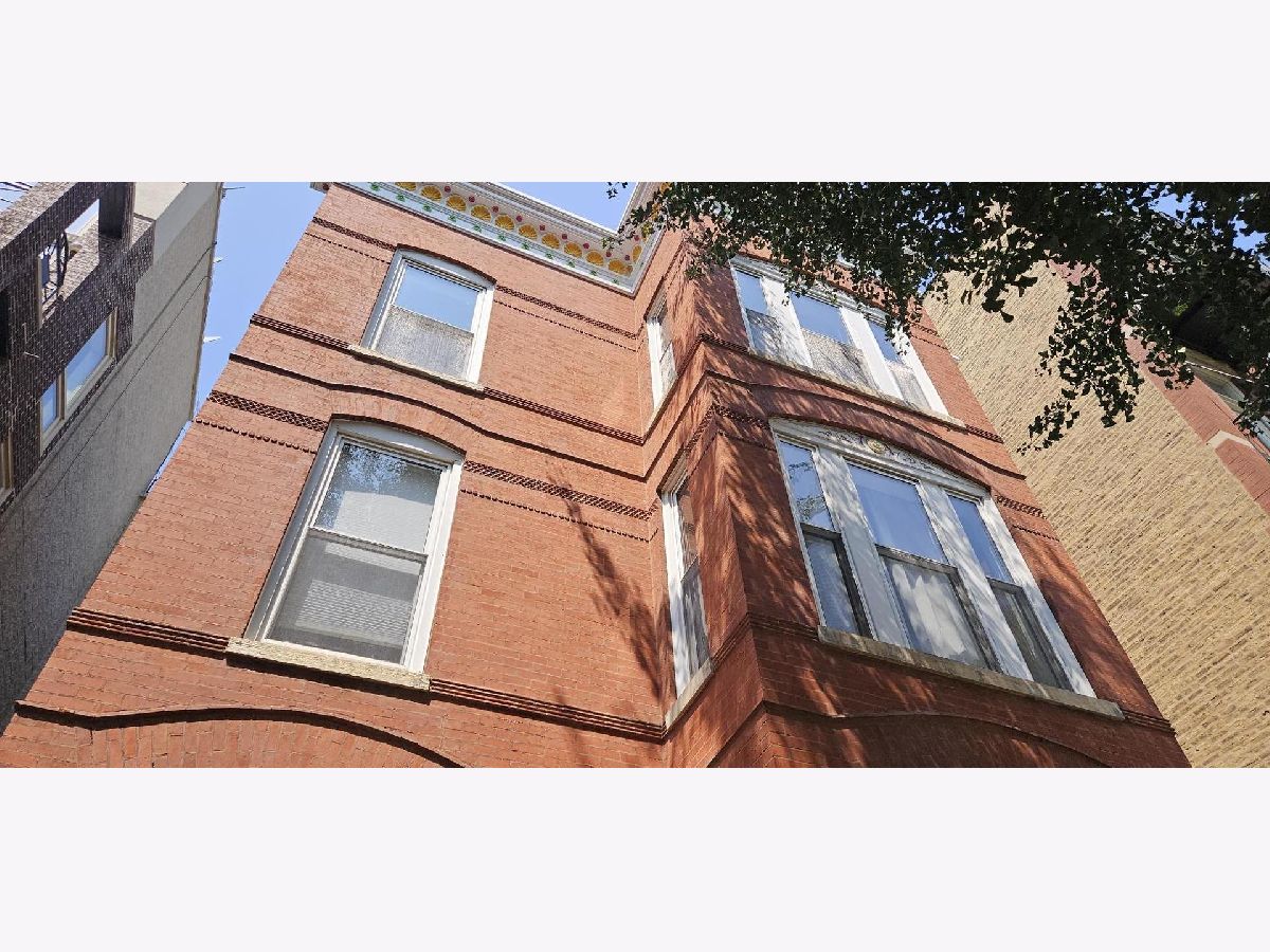  Rented Chicago Illinois, 304 Evergreen