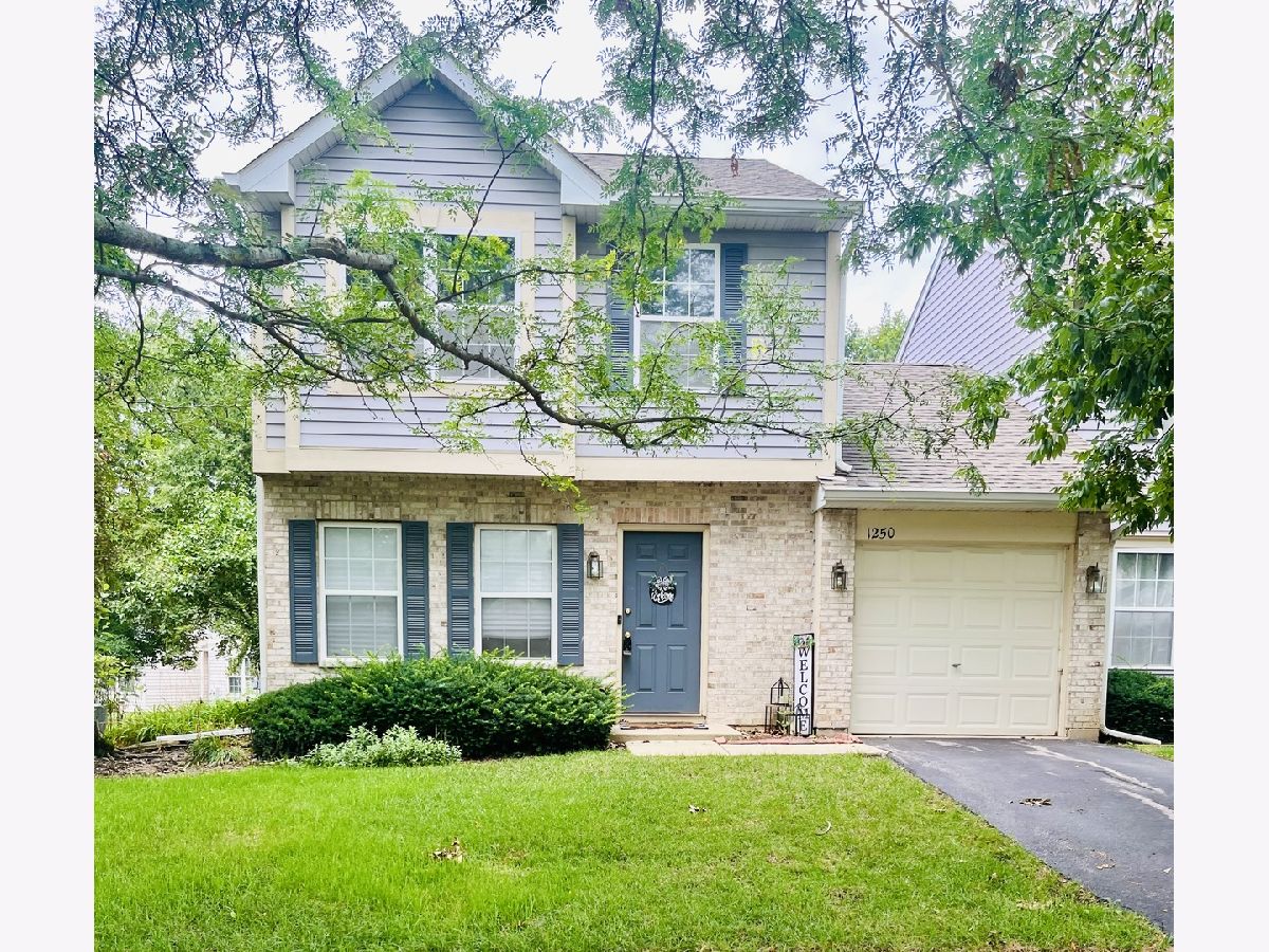  For Rent Round Lake Beach Illinois, 1250 Split Oak