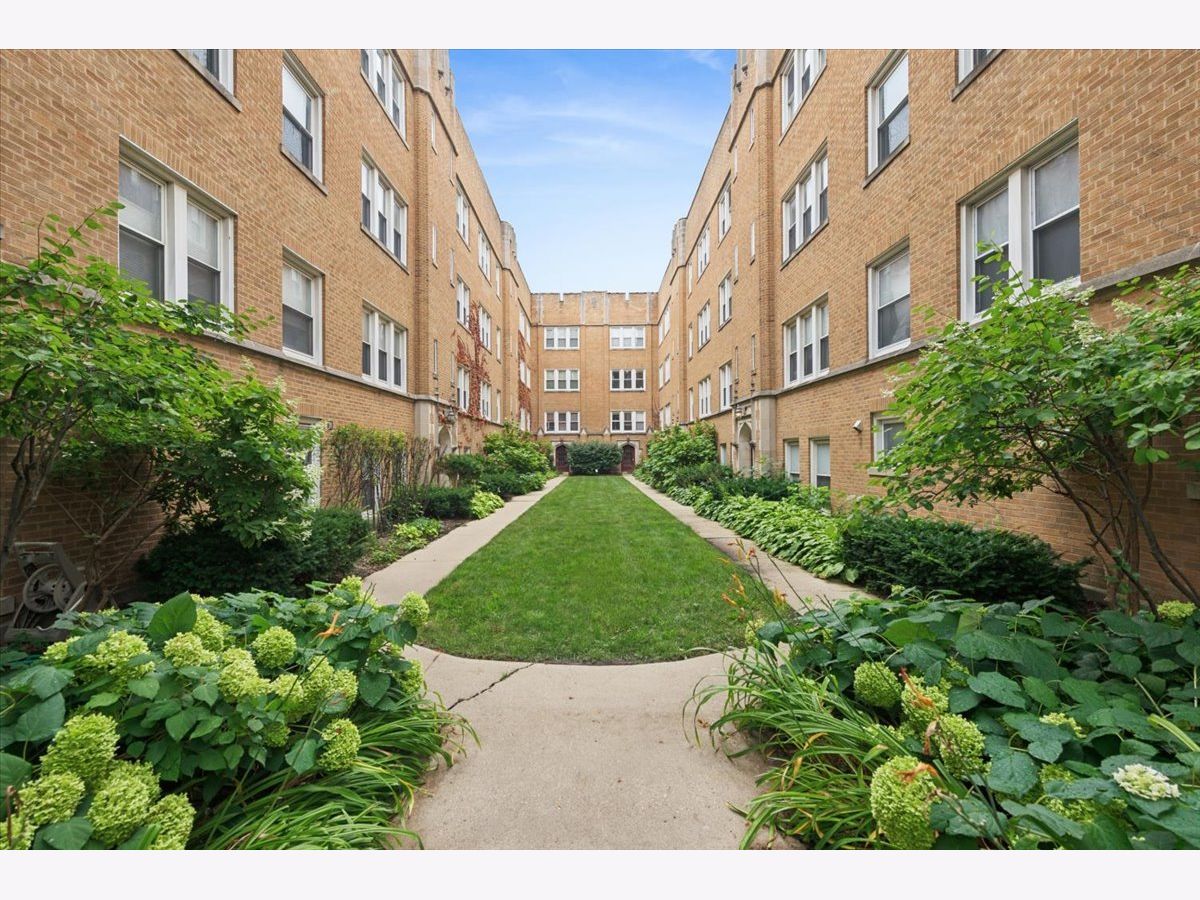  For Rent Evanston Illinois, 2541 Prairie
