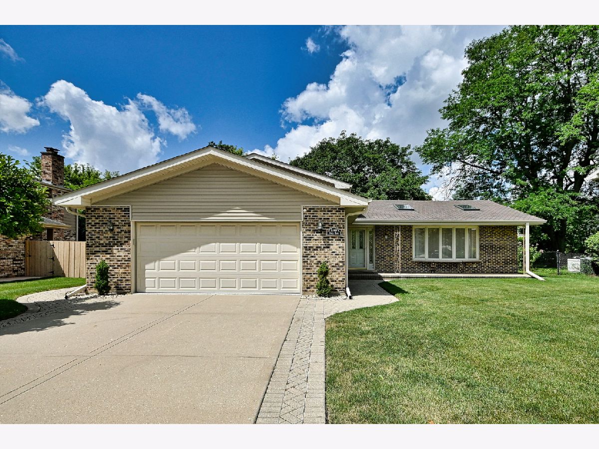  Rented Arlington Heights Illinois, 2360 Drury