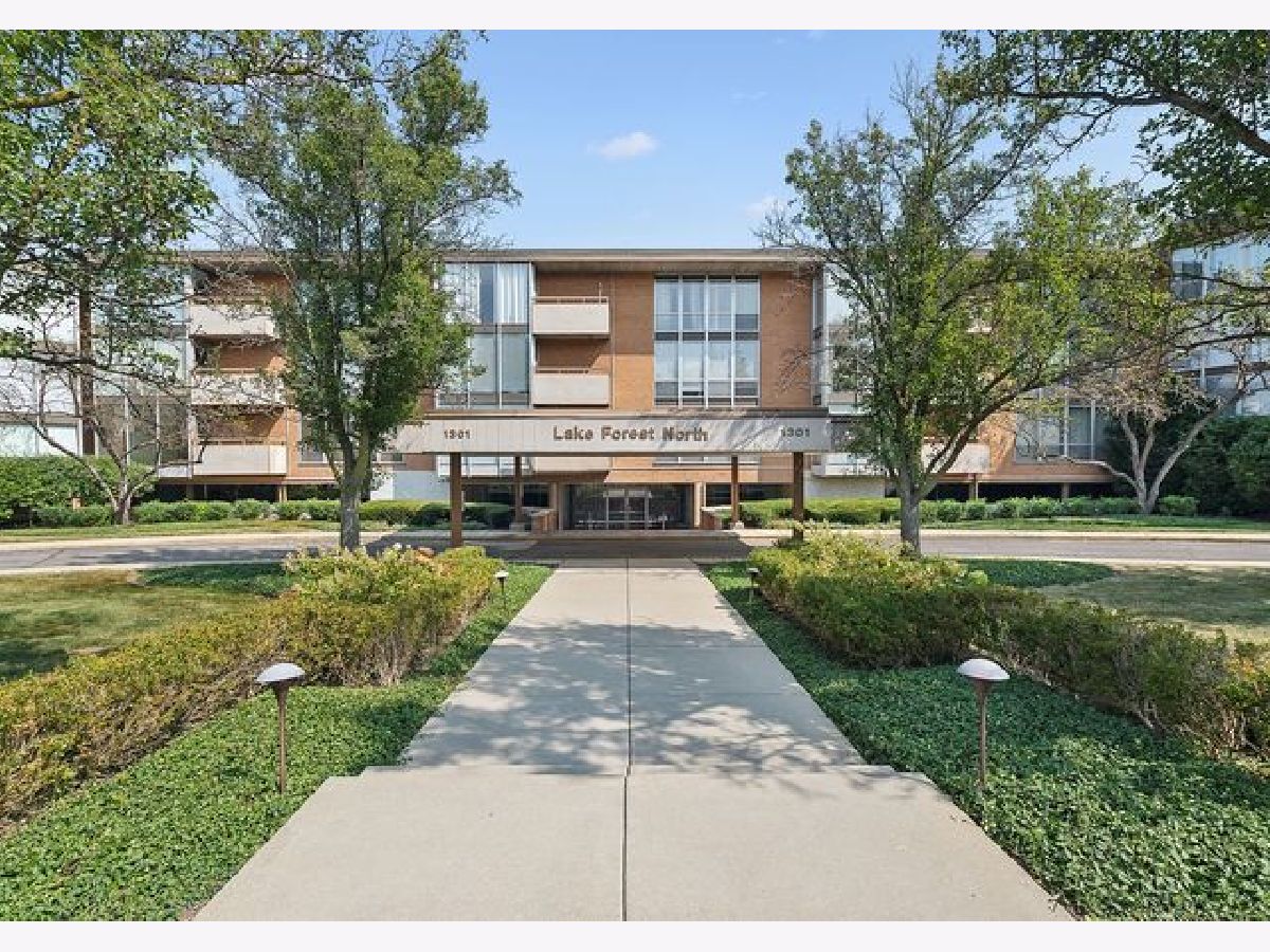  For Sale Lake Forest Illinois, 1301 Western Avenue