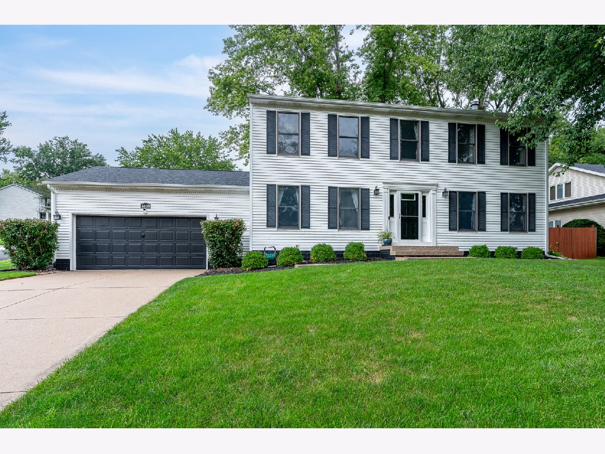  For Sale Bettendorf Iowa, 4100 Aspen Hills Drive