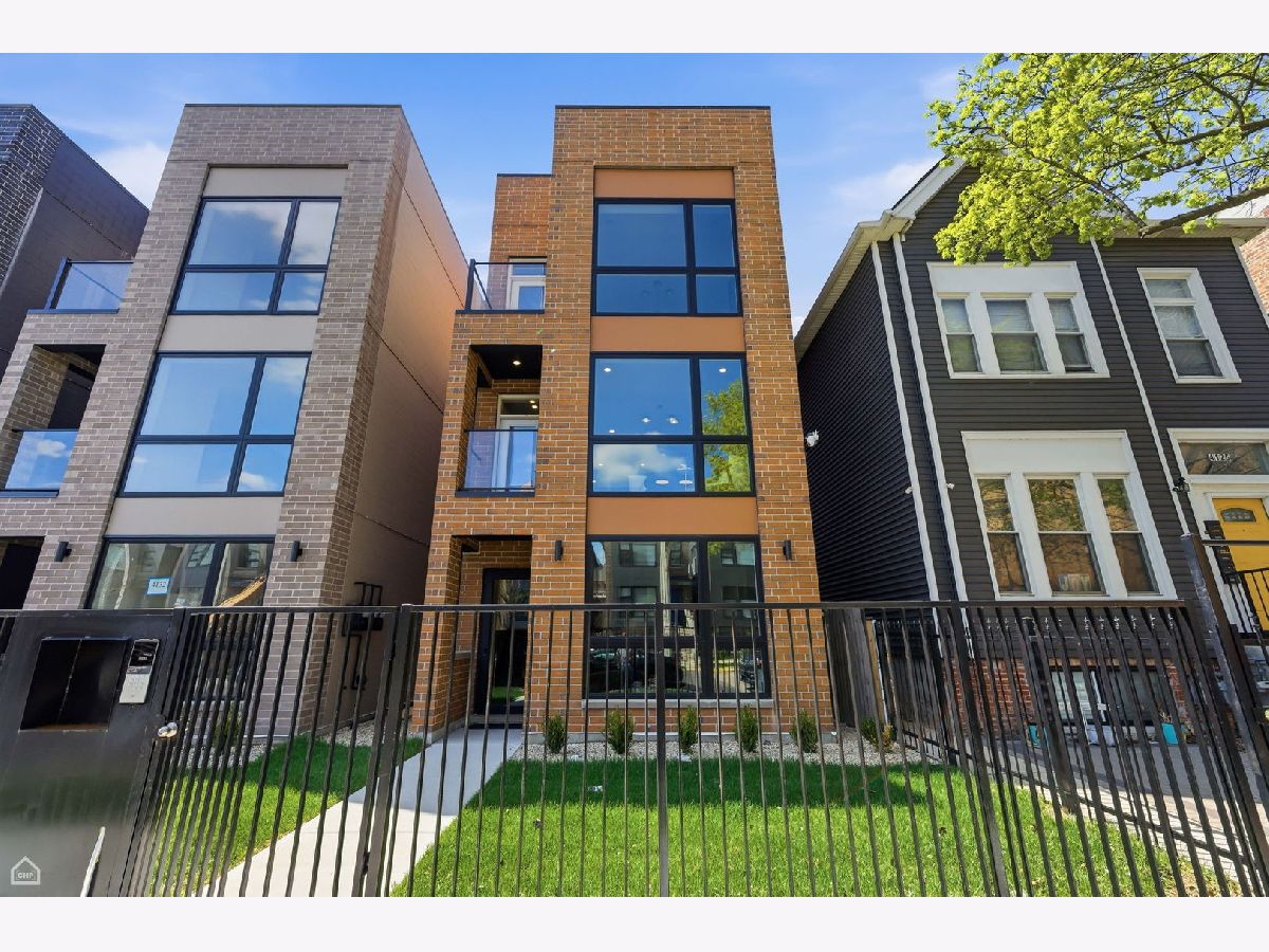 Condos & Townhomes & Homes For Sale Bronzeville Chicago Illinois, 4130 Calumet Avenue