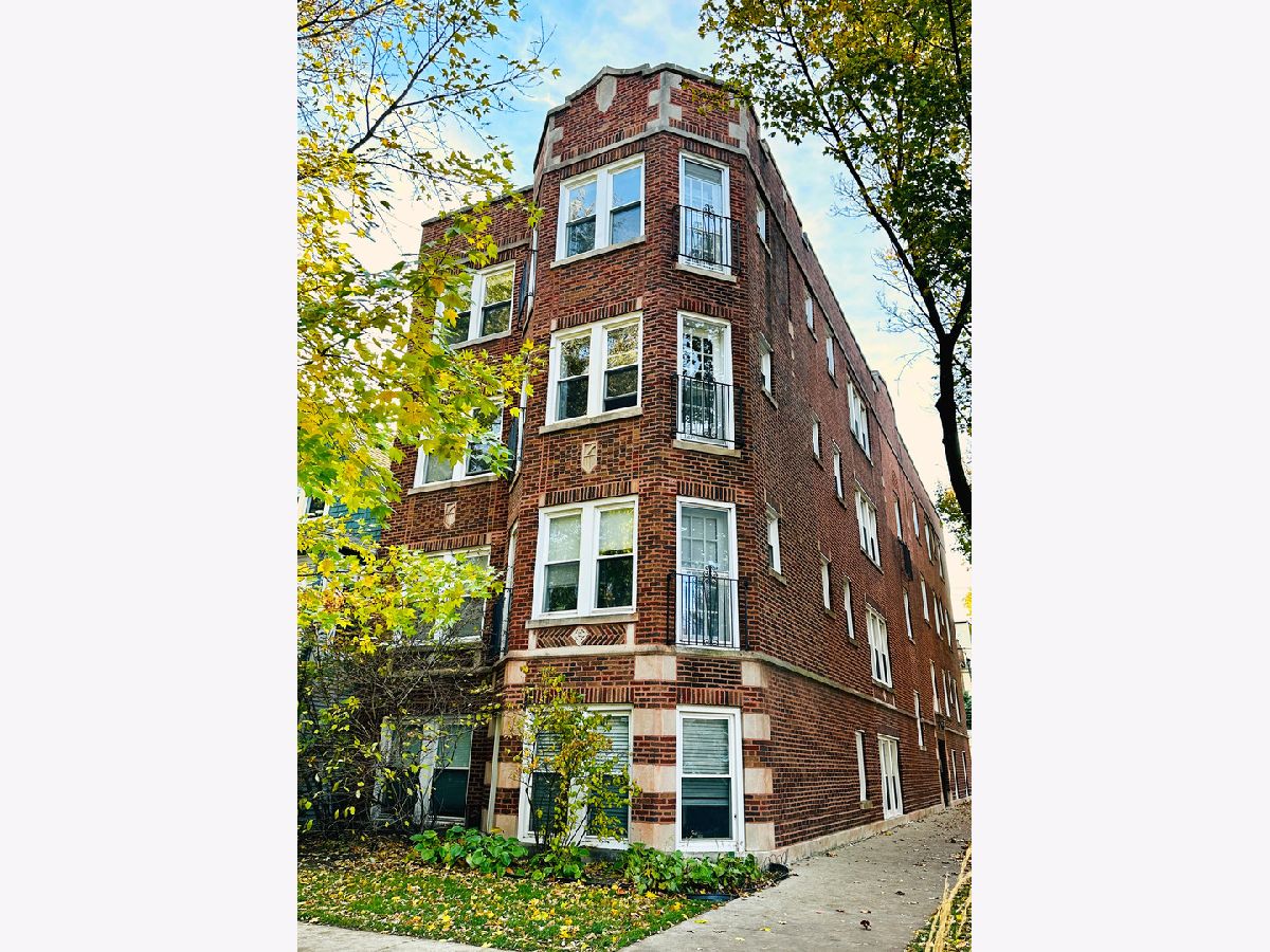  For Sale Chicago Illinois, 2305 Winona Street