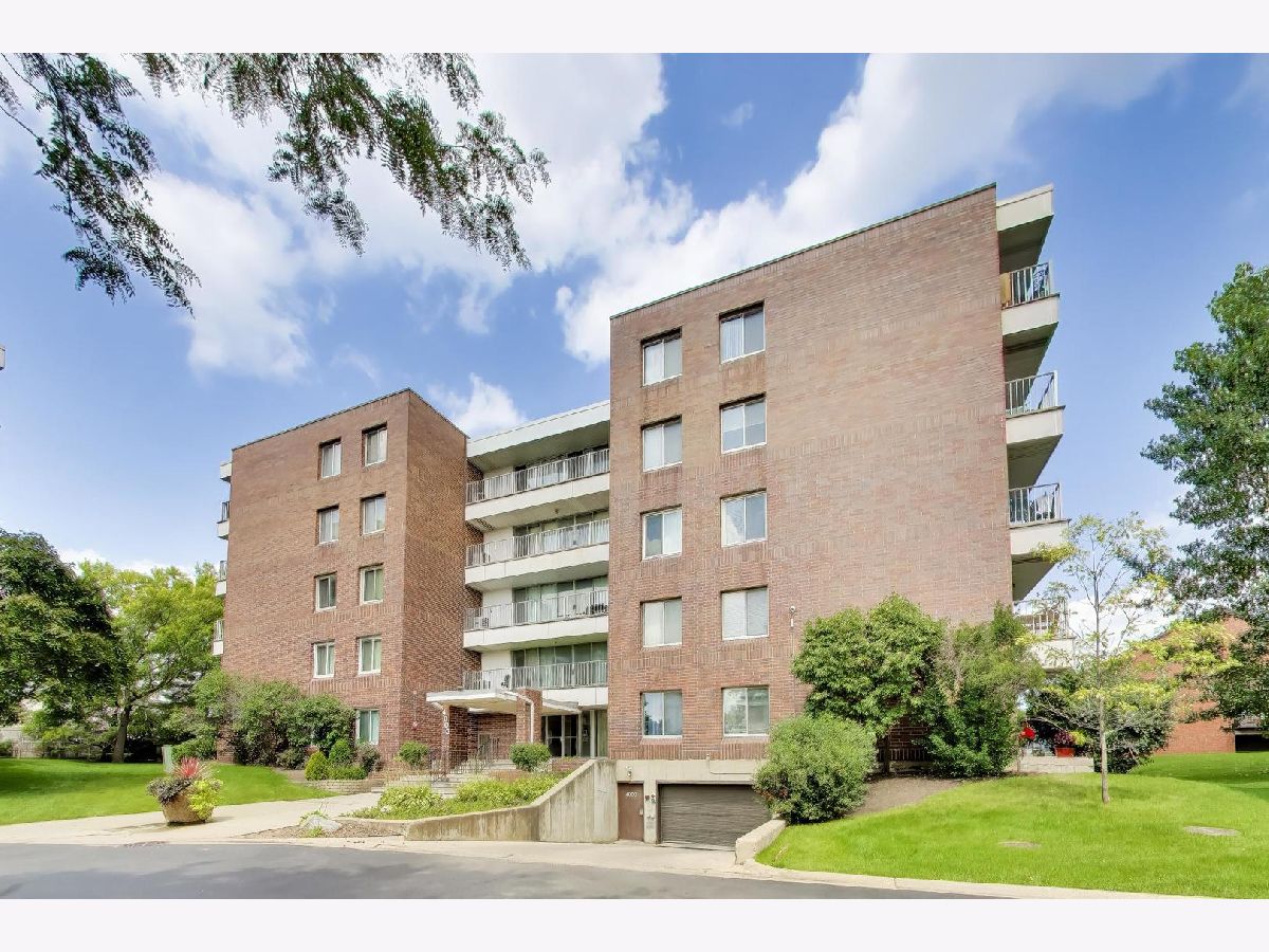 Condos & Townhomes For Sale Triumvera Glenview Illinois, 4000 Triumvera Drive