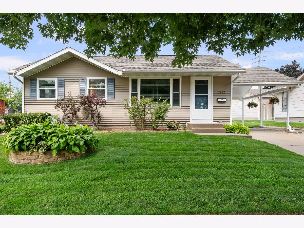  For Sale Bettendorf Iowa, 2412 Maplecrest Road