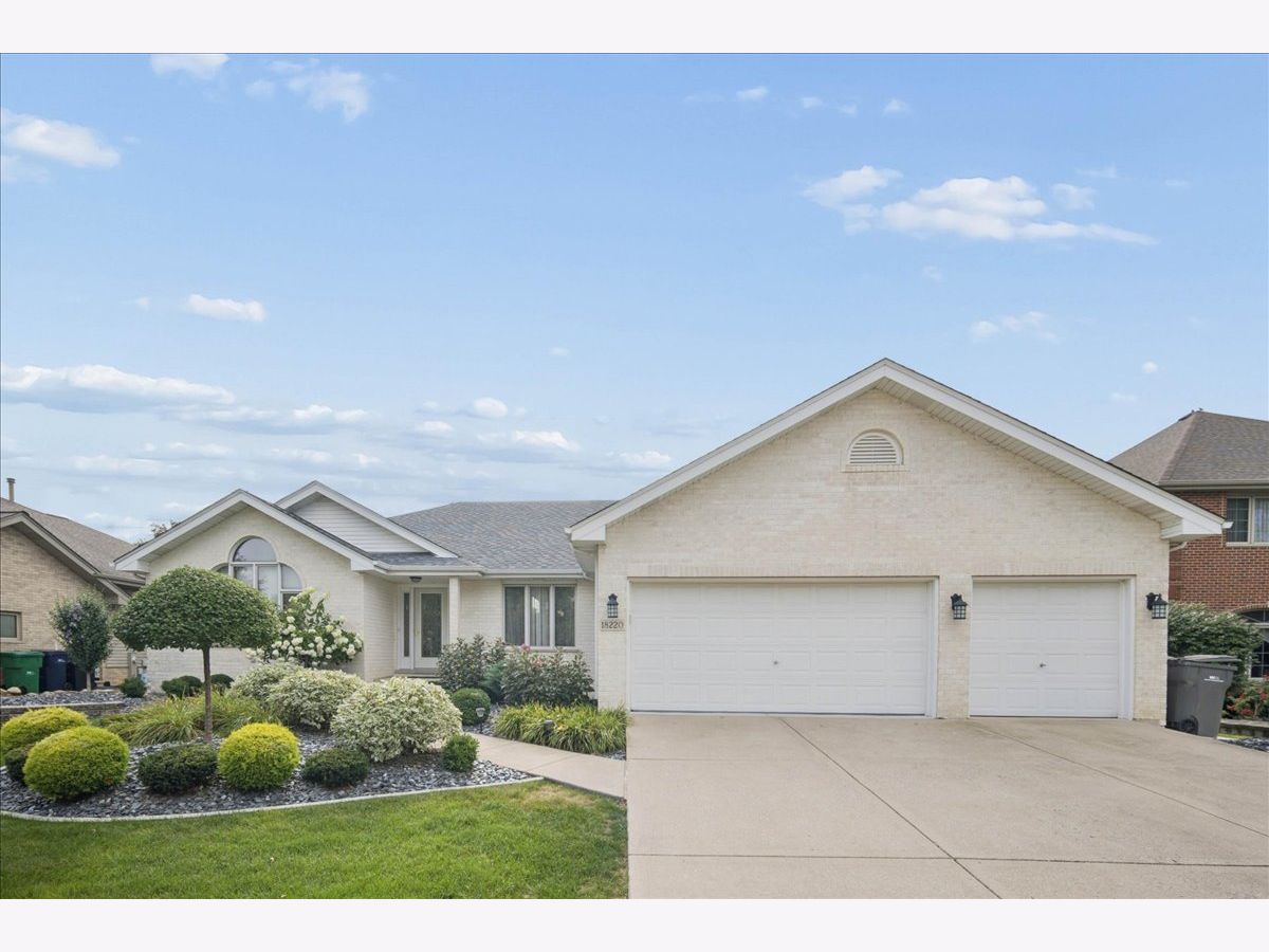  For Sale Orland Park Illinois, 18220 Hidden Valley