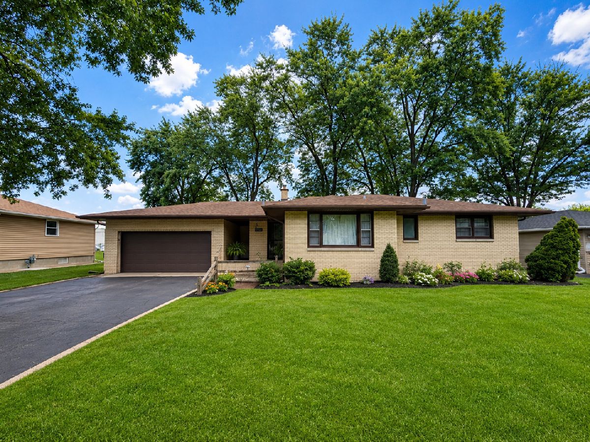  For Sale Lansing Illinois, 2295 177th Street