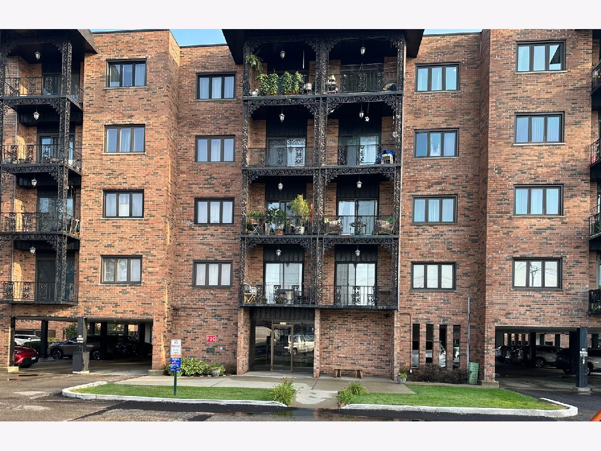  For Sale Des Plaines Illinois, 9355 Landings Lane
