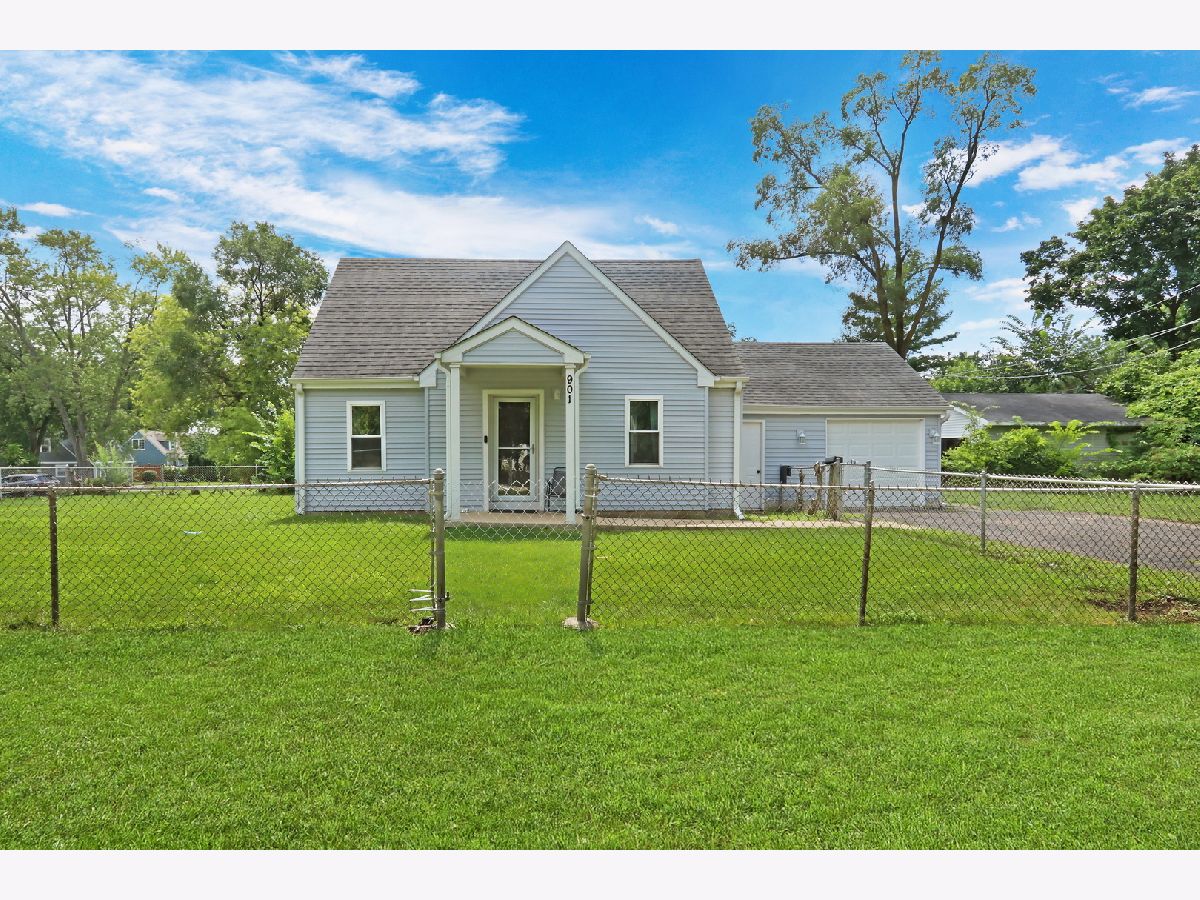  For Sale Round Lake Heights Illinois, 901 Flintwood Court