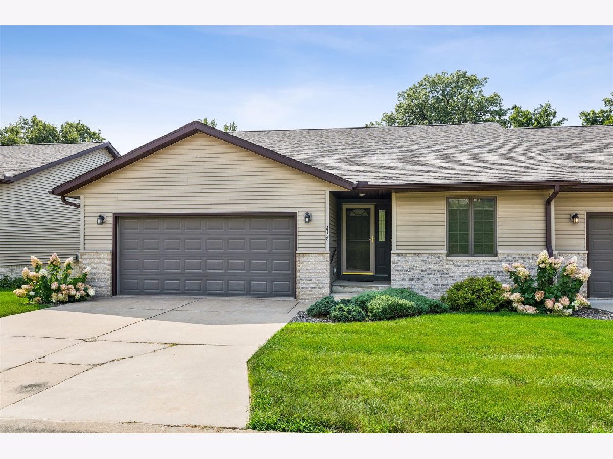  Sold Clinton Iowa, 438 Apple Valley