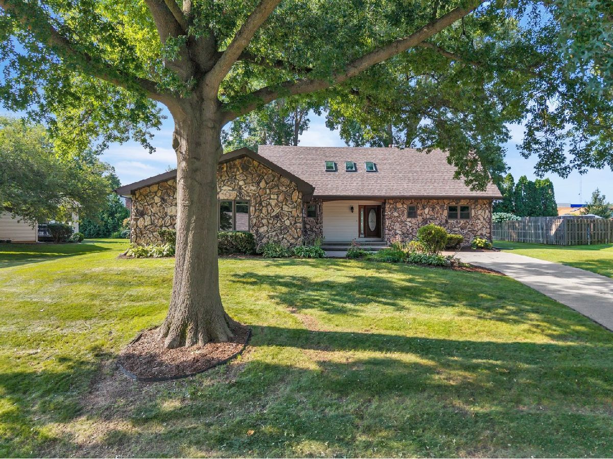  For Sale Bettendorf Iowa, 3130 Quail Ridge Road