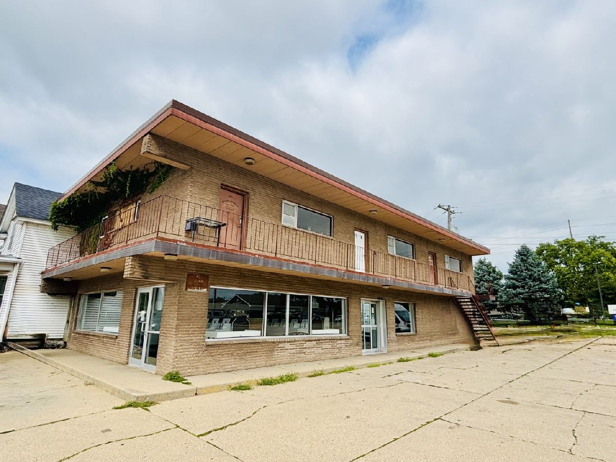  Rented Ottawa Illinois, 100 Superior