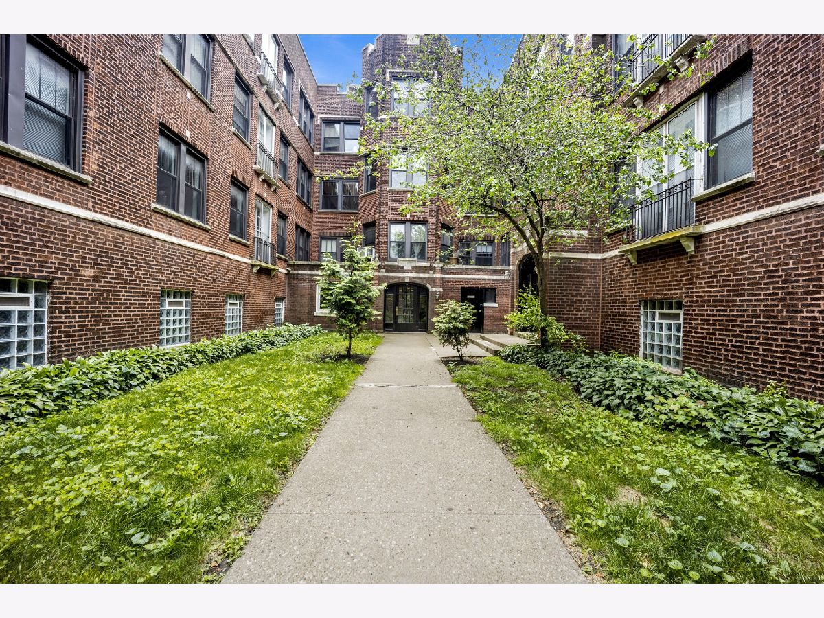  Rented Chicago Illinois, 1235 Greenleaf