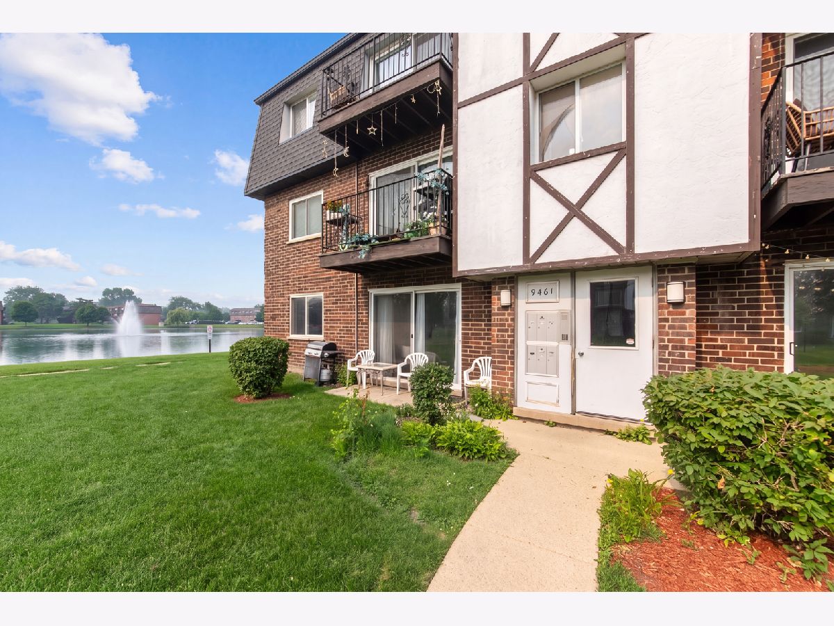  For Sale Des Plaines Illinois, 9461 Bay Colony Drive
