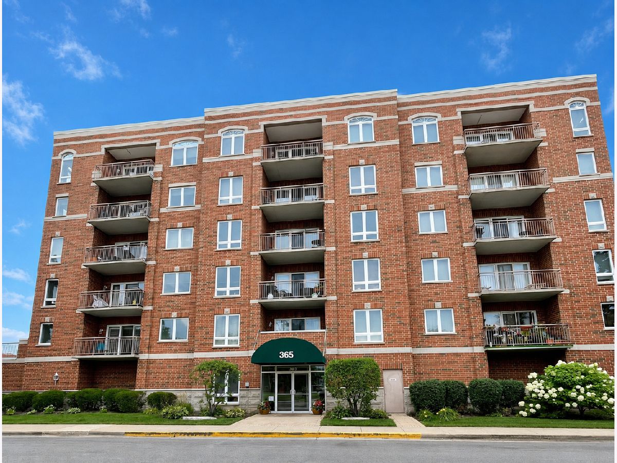  For Sale Des Plaines Illinois, 365 Graceland Avenue