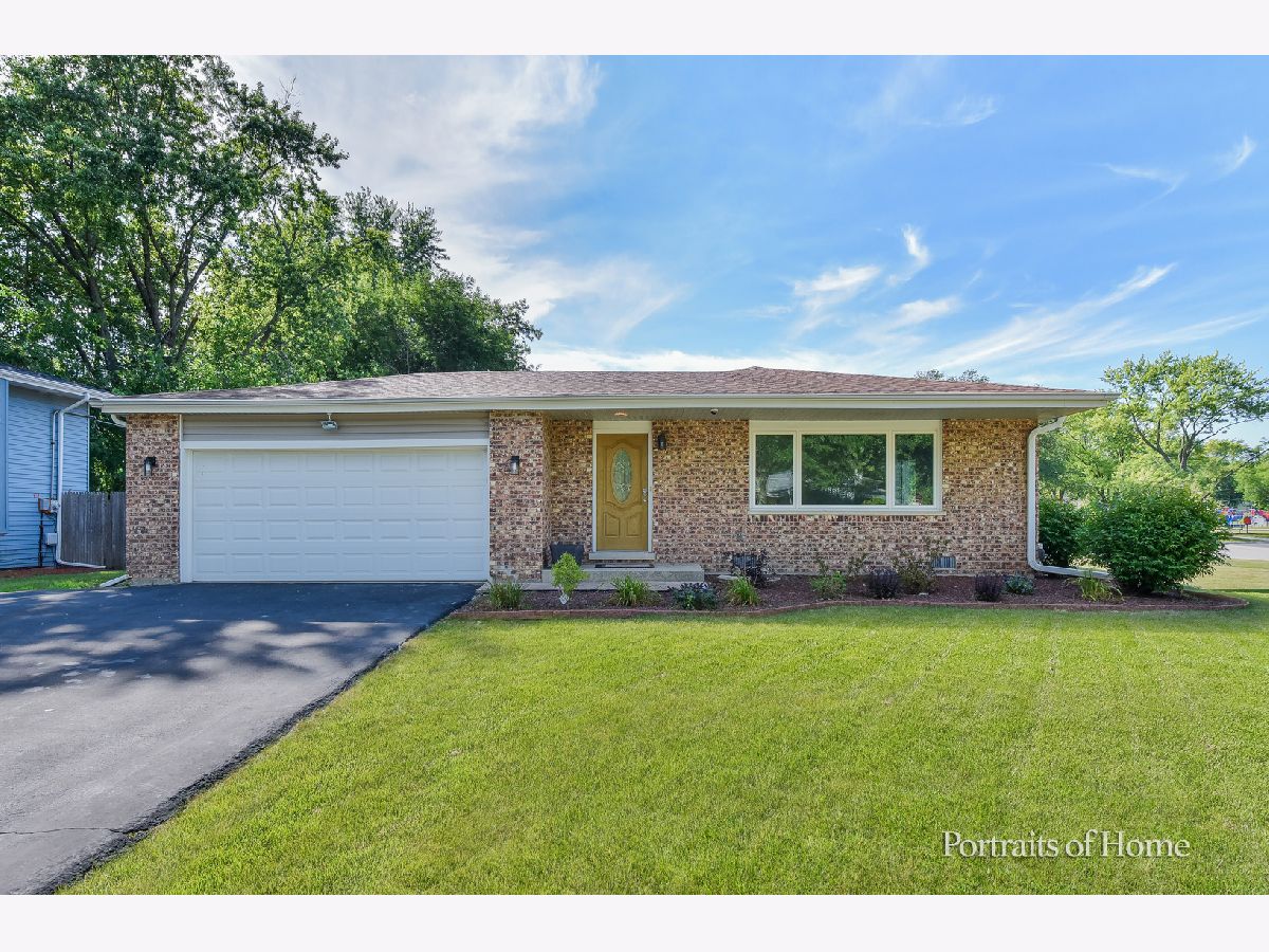  Rented Naperville Illinois, 5S480 Campbell