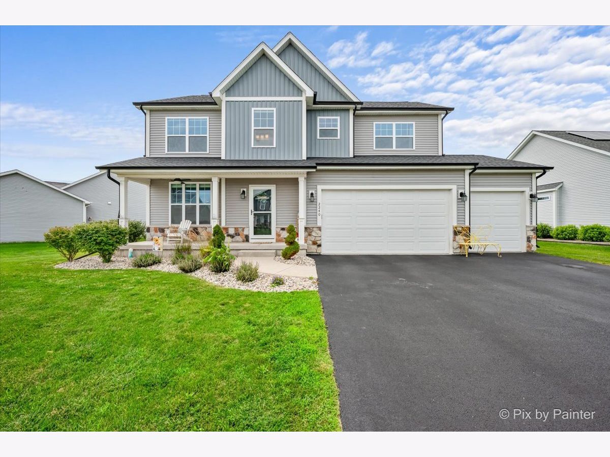  For Sale Sycamore Illinois, 2240 Coventry Circle