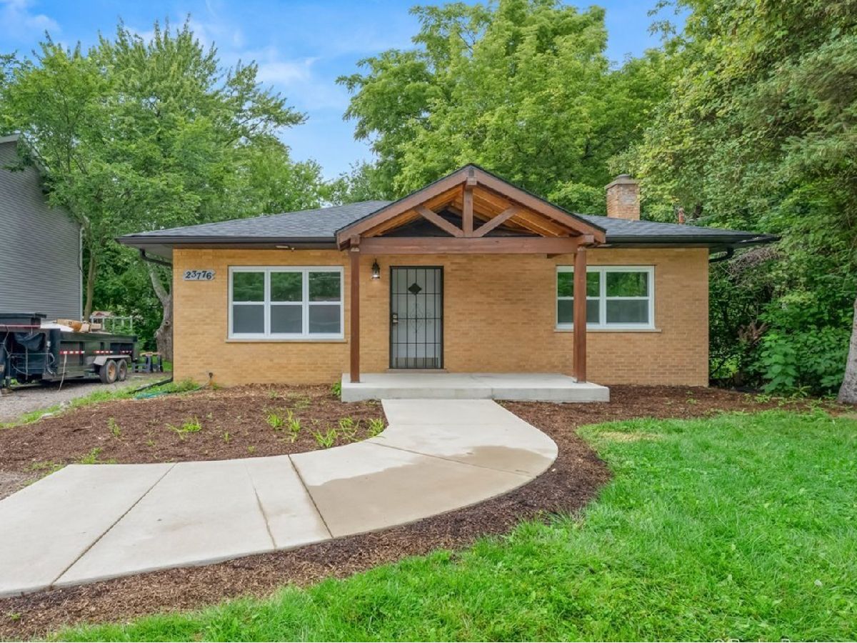  Rented Lake Zurich Illinois, 23776 Overhill