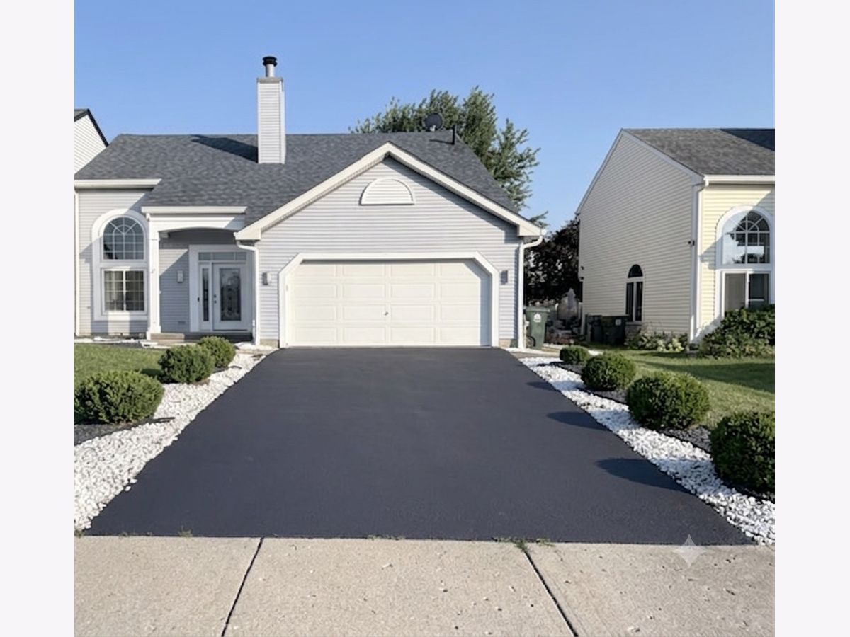  For Rent Round Lake Beach Illinois, 9 Country Walk