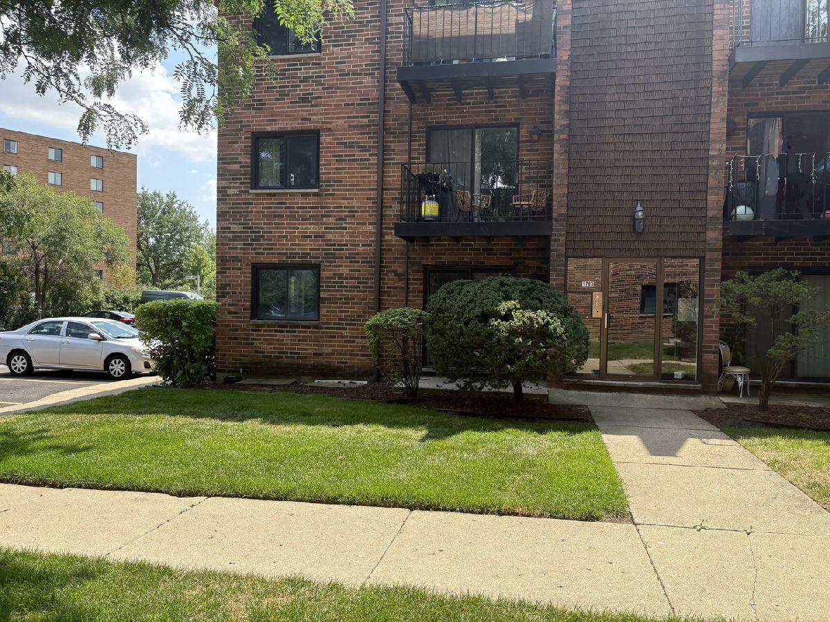  For Sale Mount Prospect Illinois, 1785 Algonquin Road