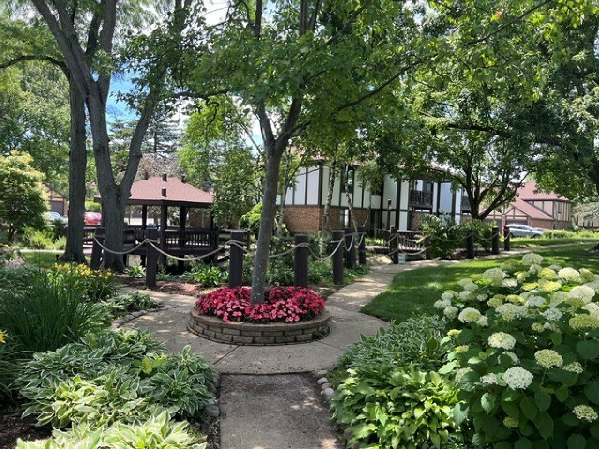  For Rent Wheaton Illinois, 880 Johnstown