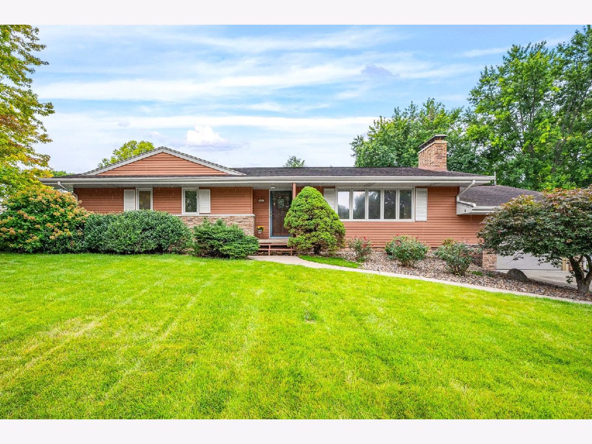  For Sale Bloomington Illinois, 221 Hillside Lane