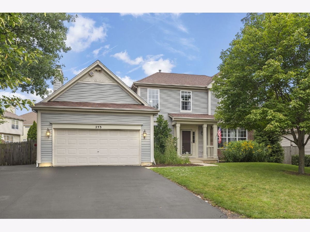  For Sale Sugar Grove Illinois, 253 Carlton Mews Court